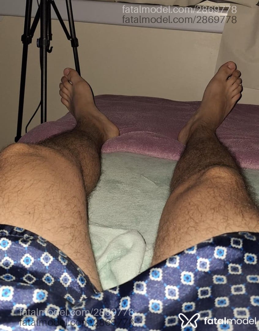 Acompanhante homem com cabelo castanho de olhos pretos - Nicolas Goulart