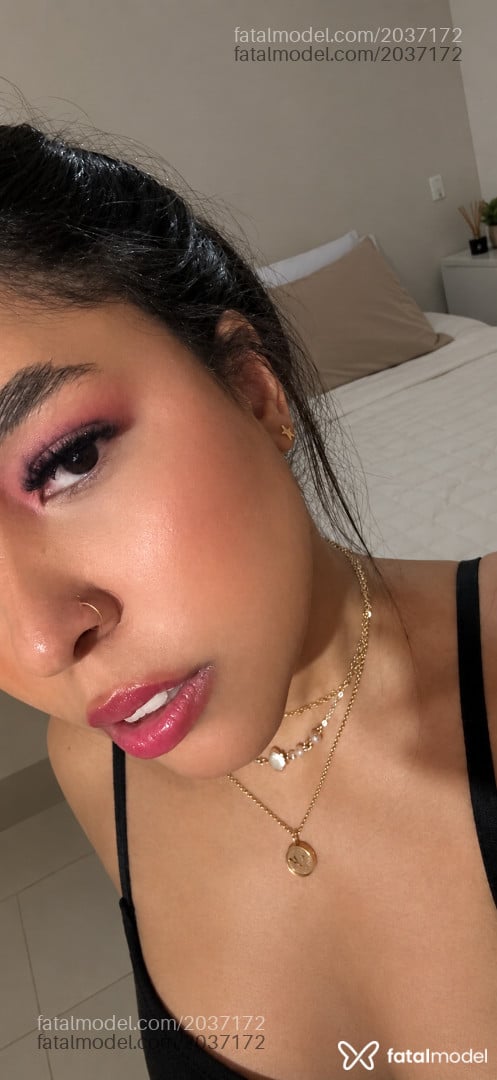 Acompanhante mulher morena (o) de olhos castanhos - Isis Silva