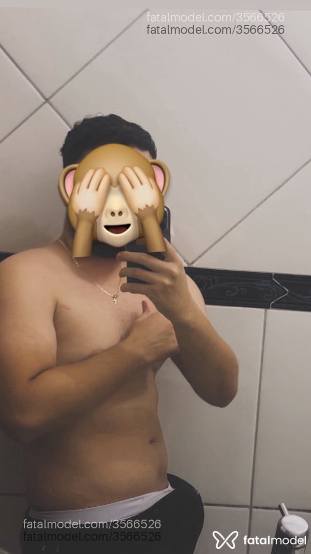 Acompanhante homem morena (o) de olhos castanhos - Vitor
