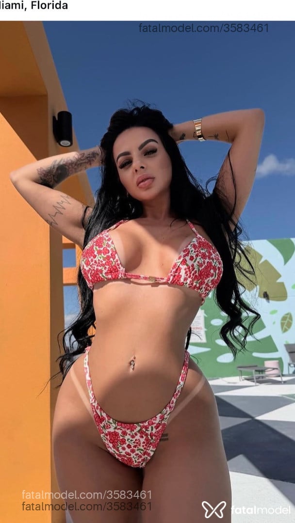 Acompanhante mulher morena (o) de olhos castanhos - Angel