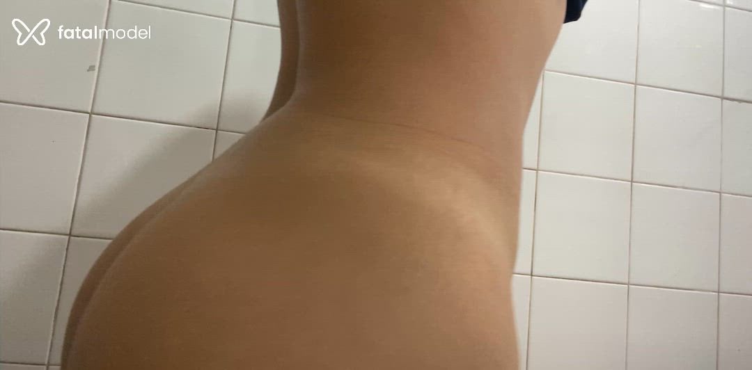 Acompanhante mulher morena (o) de olhos castanhos - Maria Ester