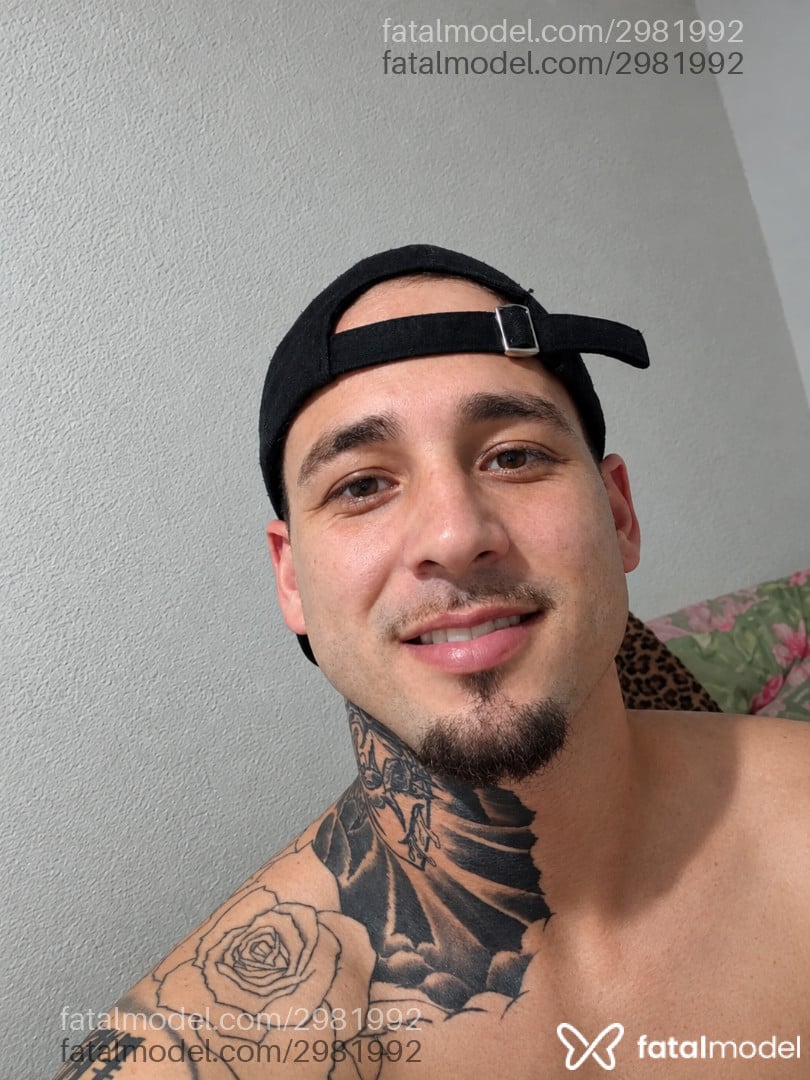 Acompanhante homem loira (o) de olhos castanhos - Zezinho