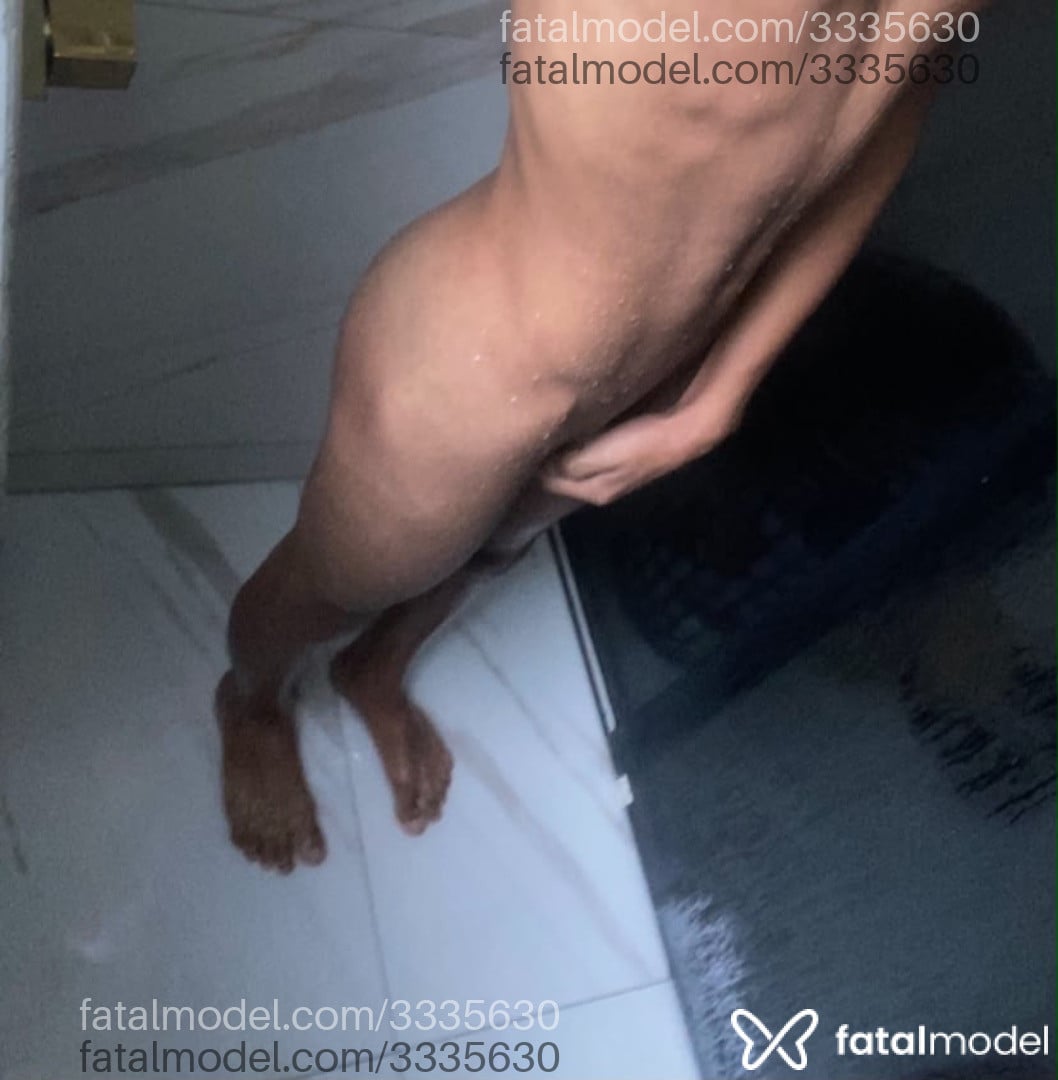 Acompanhante homem morena (o) de olhos pretos - Matheus
