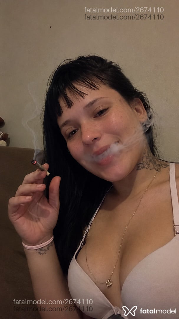 Acompanhante mulher com cabelo castanho de olhos verdes - Amanda