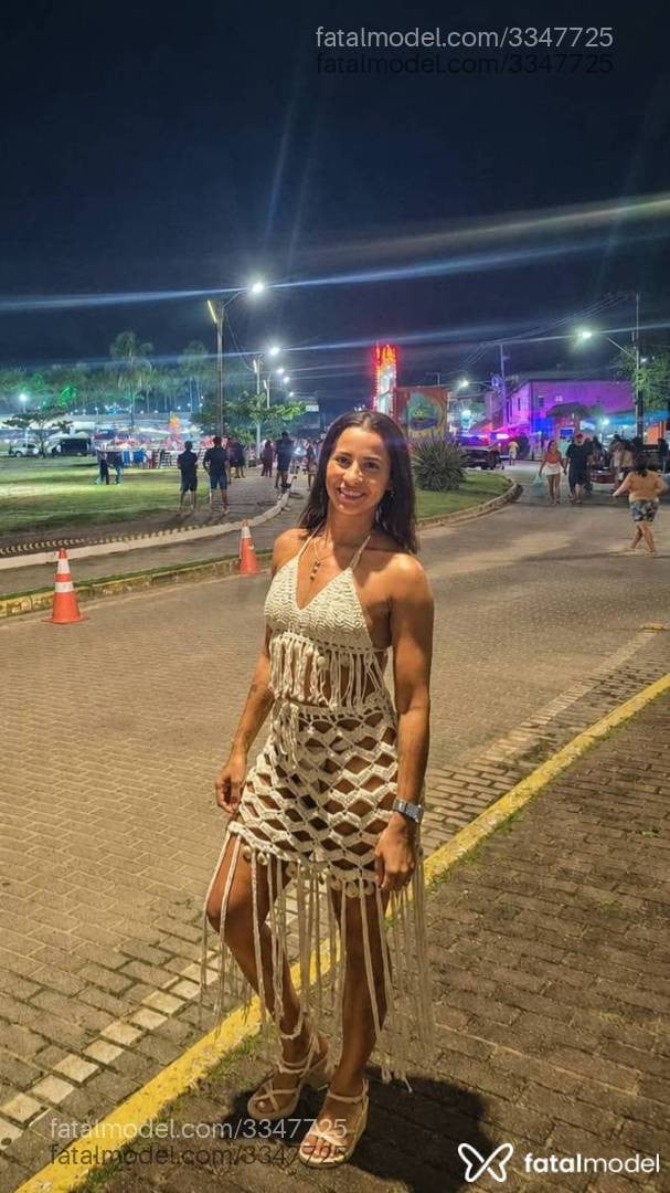 Acompanhante mulher com cabelo castanho de olhos castanhos - Maria