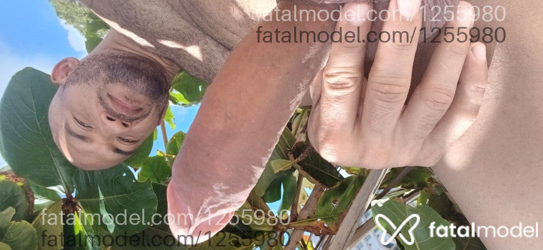 Acompanhante homem com cabelo castanho de olhos verdes - Js ramos