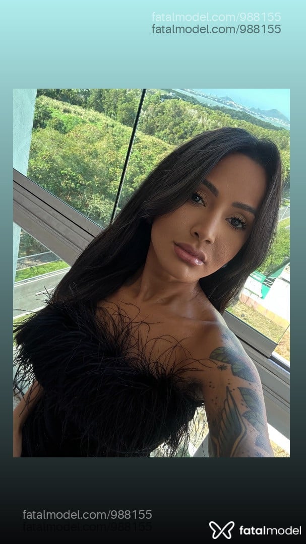 Acompanhante mulher morena (o) de olhos pretos - Laura