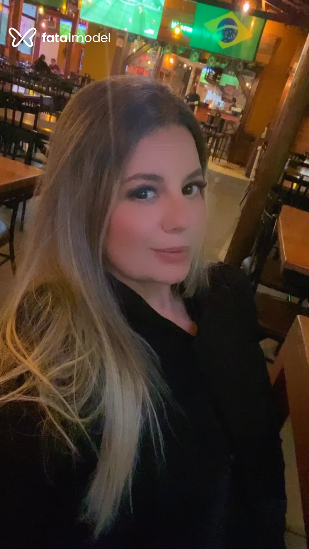 Acompanhante mulher loira (o) de olhos castanhos em Barueri Acompanhante mulher loira (o) de olhos castanhos em Barueri - Milla Santorini