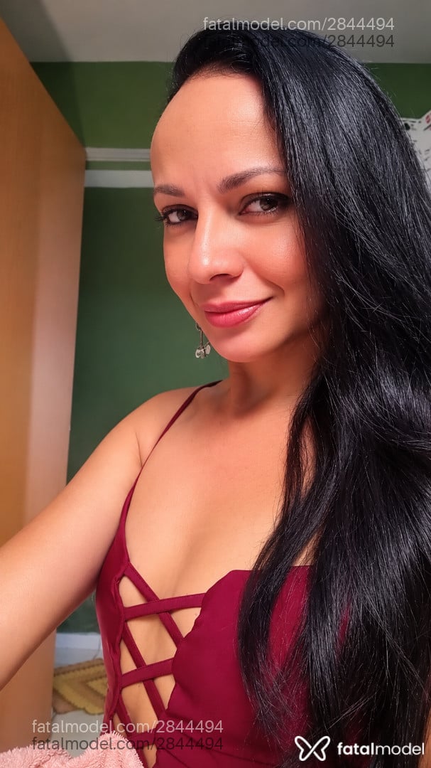 Acompanhante mulher trans morena (o) de olhos pretos - Amanda Morena