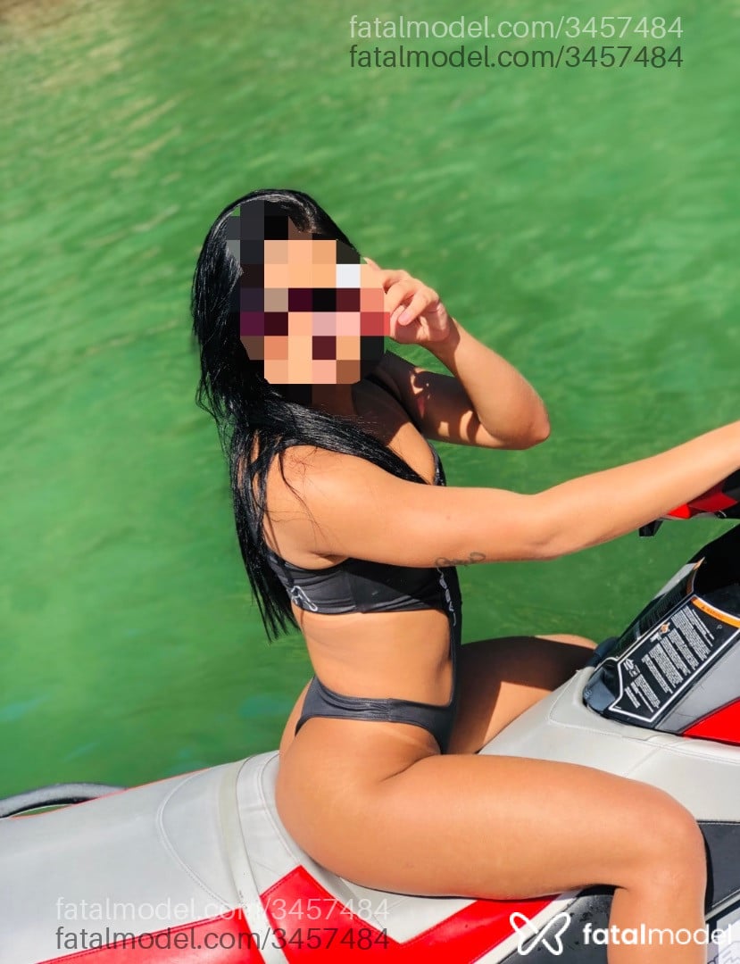 Acompanhante mulher com cabelo castanho de olhos pretos - Alice
