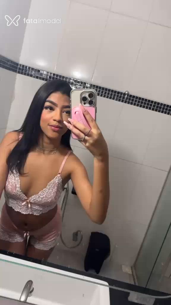 Acompanhante mulher morena (o) de olhos pretos em Uberlândia Acompanhante mulher morena (o) de olhos pretos em Uberlândia - Melissa