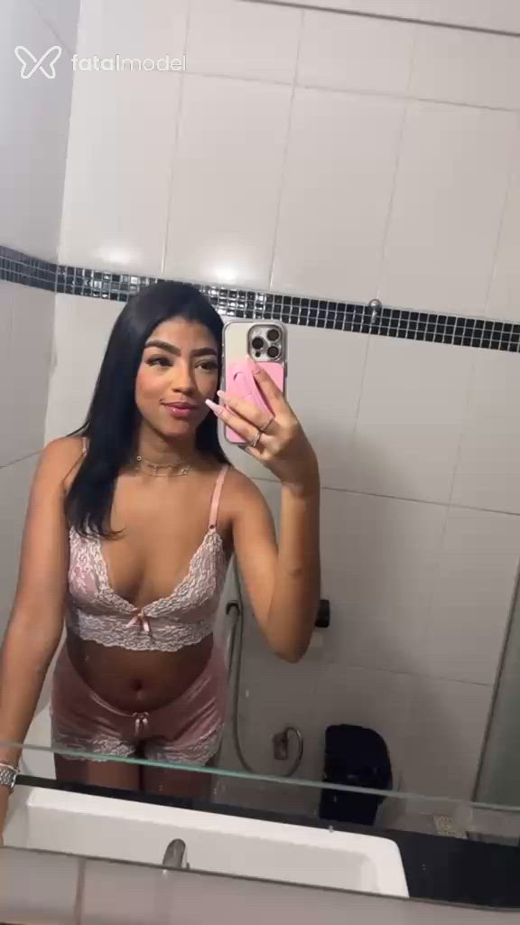 Acompanhante mulher morena (o) de olhos pretos em Uberlândia Acompanhante mulher morena (o) de olhos pretos em Uberlândia - Melissa