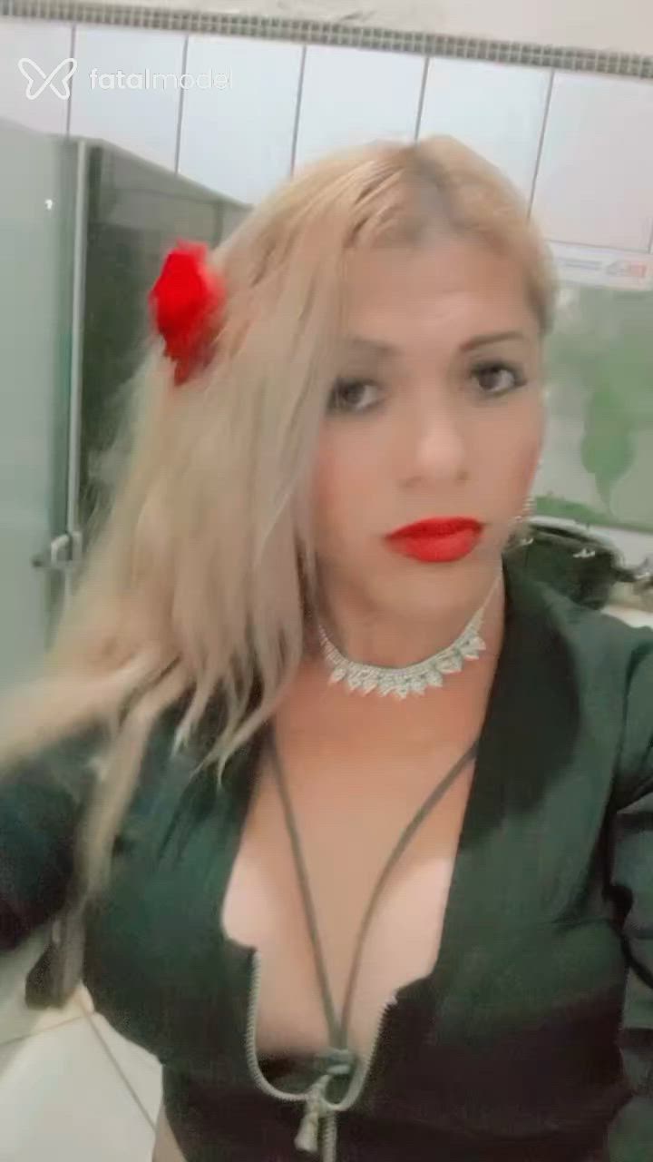 Acompanhante homem trans loira (o) de olhos castanhos - Bruna Prado