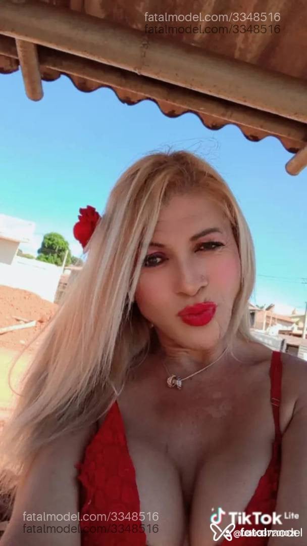 Acompanhante homem trans loira (o) de olhos castanhos em Jacarezinho - Bruna Prado