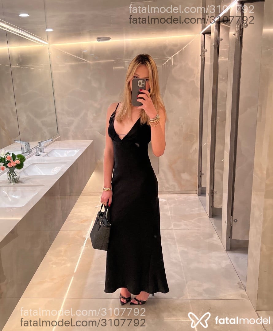 Acompanhante mulher trans loira (o) de olhos pretos - Amanda