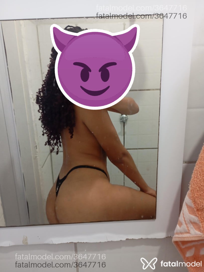 Acompanhante mulher morena (o) de olhos castanhos - Yasmin Conceição