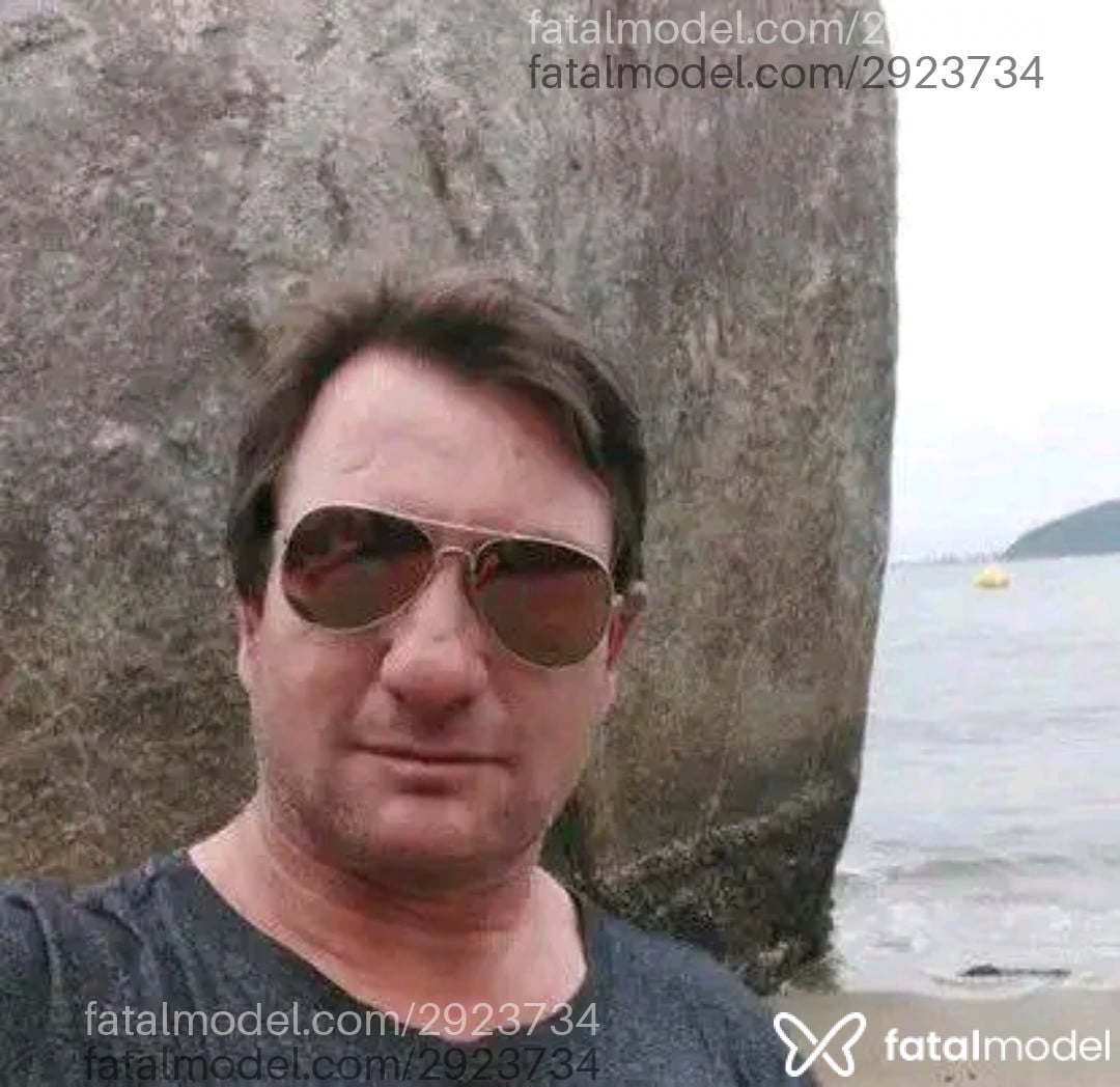 Acompanhante homem loira (o) de olhos azuis - Marcelo