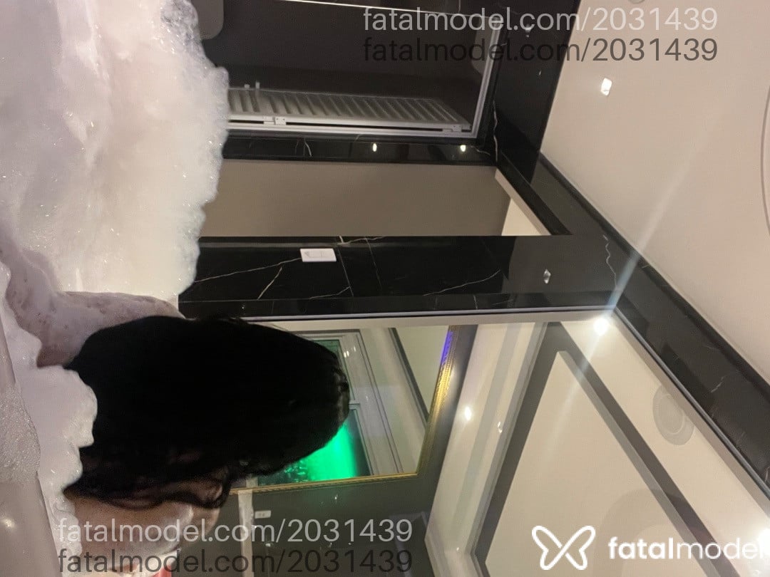 Acompanhante mulher trans com cabelo castanho de olhos castanhos - ágata