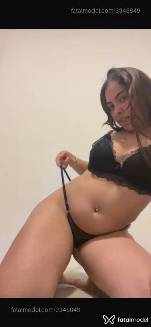 Acompanhante mulher morena (o) de olhos castanhos - sexykelly