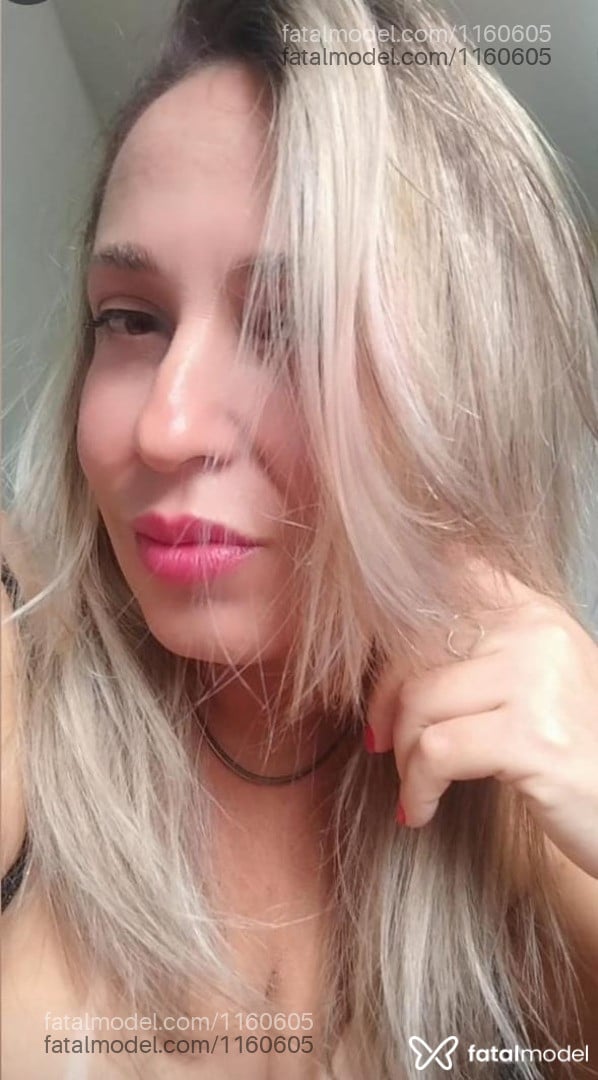 Acompanhante mulher loira (o) de olhos mel - Nanda Nobre