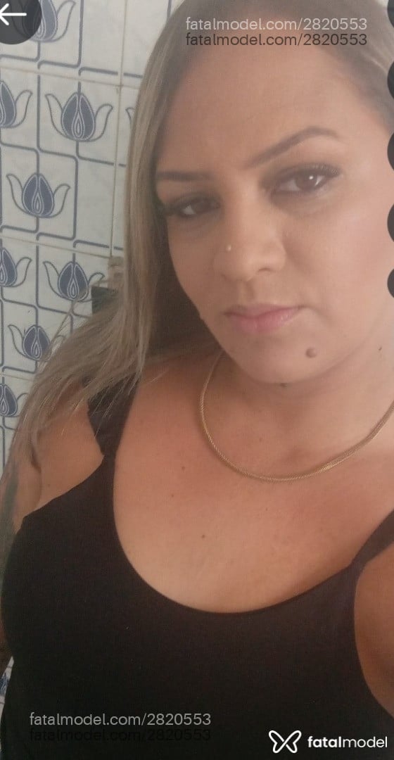 Acompanhante mulher loira (o) de olhos castanhos - Tifany