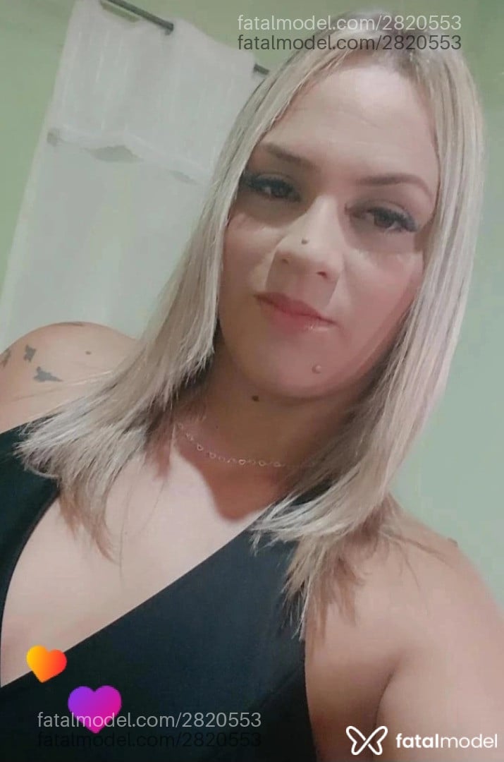 Acompanhante mulher loira (o) de olhos castanhos - Tifany