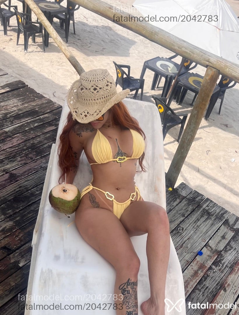 Acompanhante mulher ruiva (o) de olhos castanhos - Nataliaventura