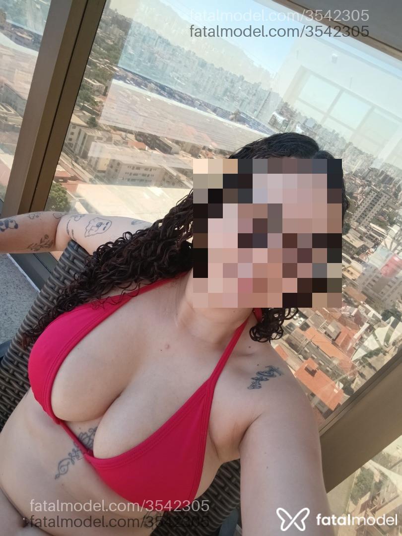 Acompanhante mulher com cabelo castanho de olhos castanhos - Beatriz