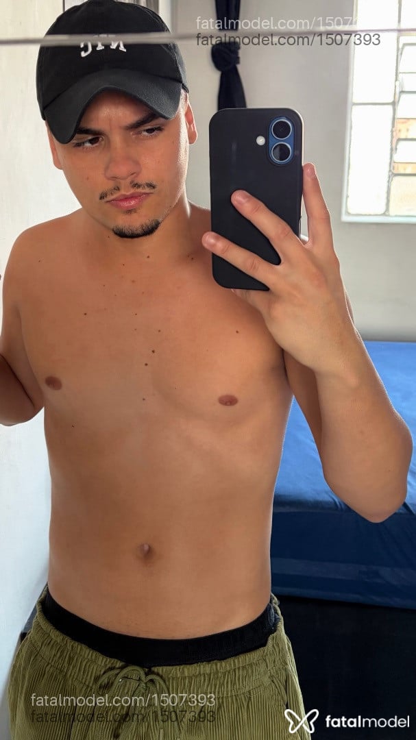 Acompanhante homem morena (o) de olhos castanhos - Bernardo Castelli