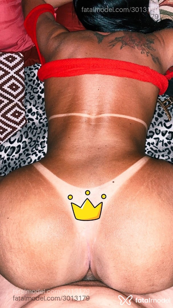 Acompanhante mulher trans morena (o) de olhos castanhos - Alessandra Hayalla