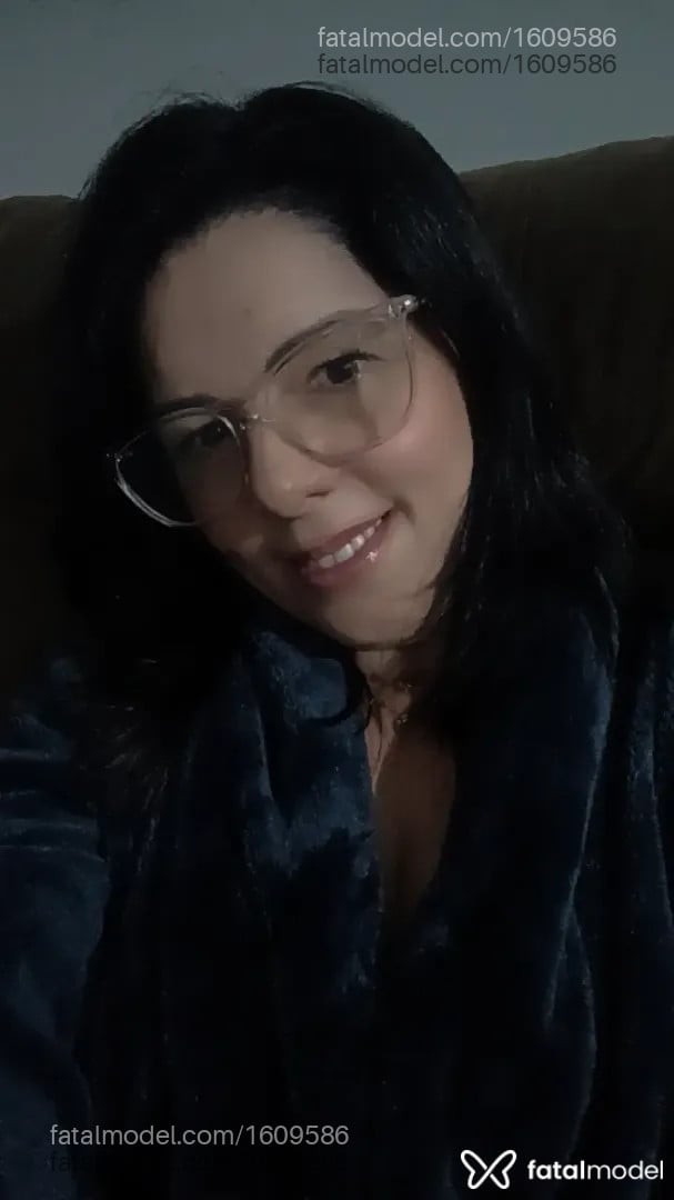 Acompanhante mulher morena (o) de olhos castanhos - Carol Moreira