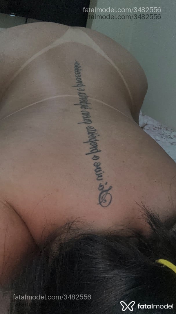 Acompanhante mulher morena (o) de olhos pretos - Melissa