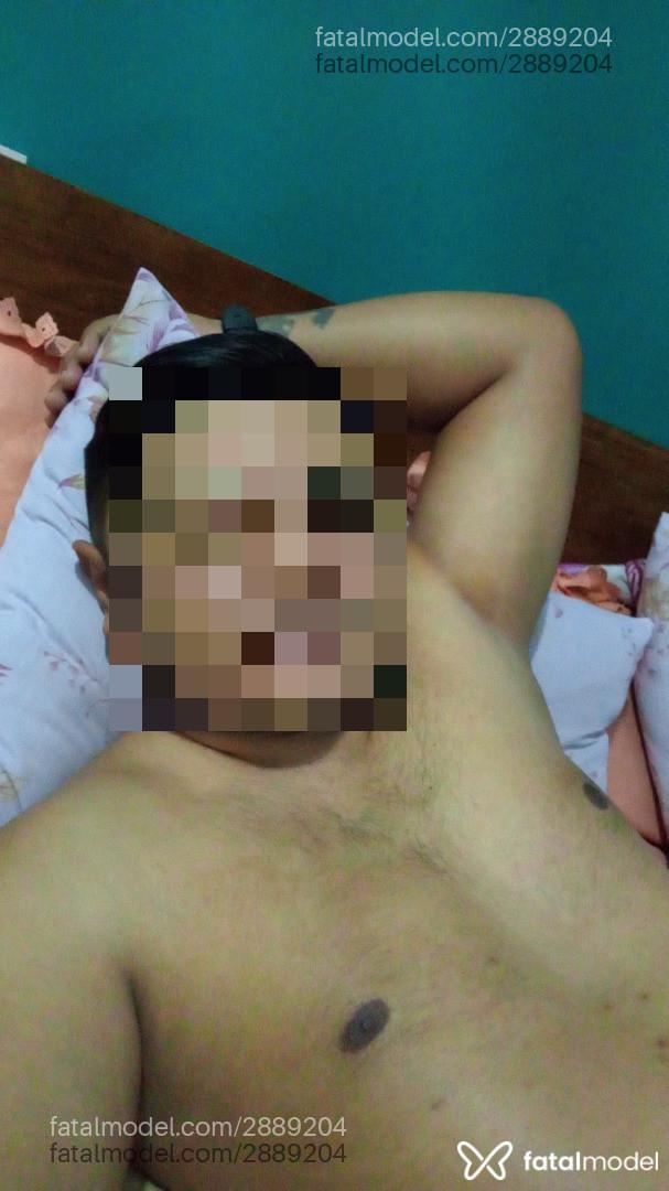 Acompanhante homem morena (o) de olhos pretos - Robert