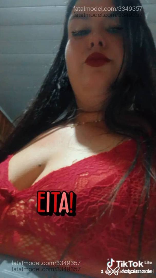 Acompanhante mulher morena (o) de olhos castanhos - Kapetynha