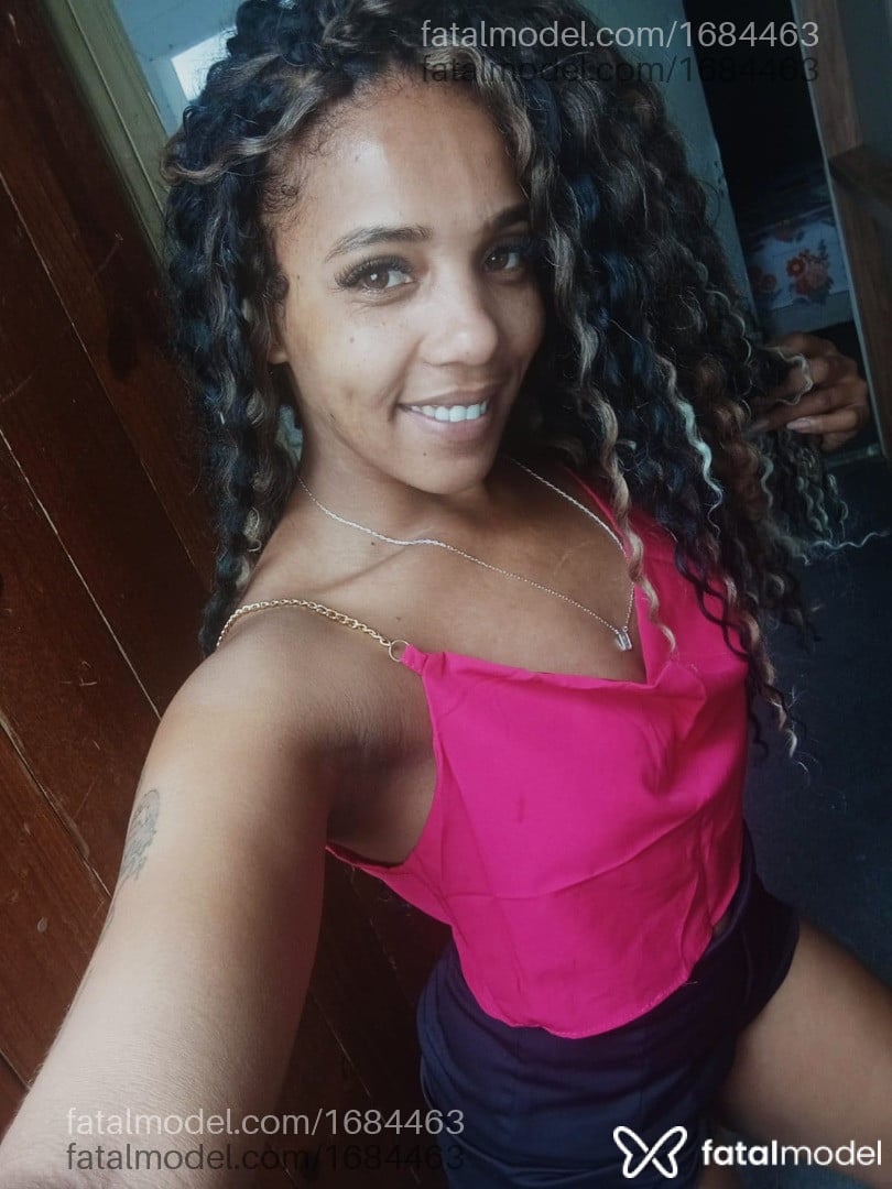 Acompanhante mulher com cabelo castanho de olhos mel - Dãndárïnhä