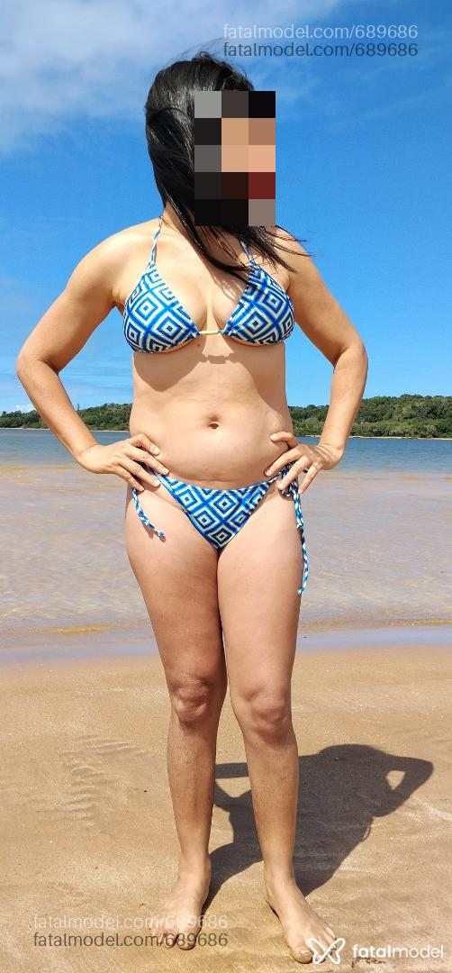Acompanhante mulher com cabelo castanho de olhos castanhos - Júlia