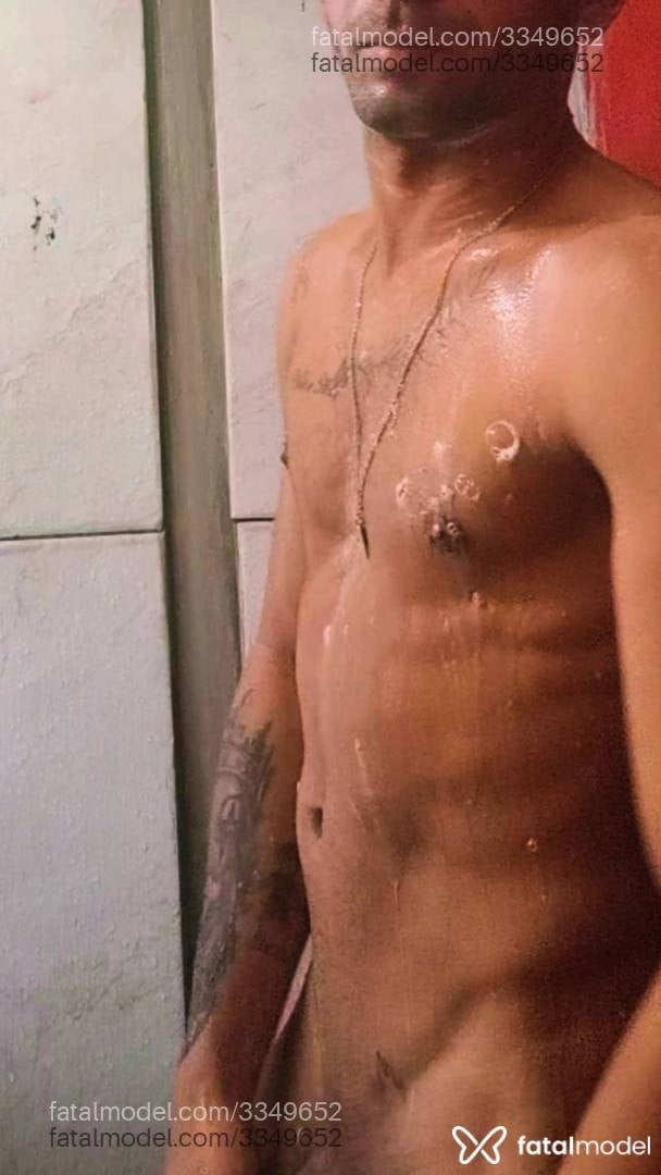Acompanhante homem com cabelo castanho de olhos mel - Moreninho Cremoso