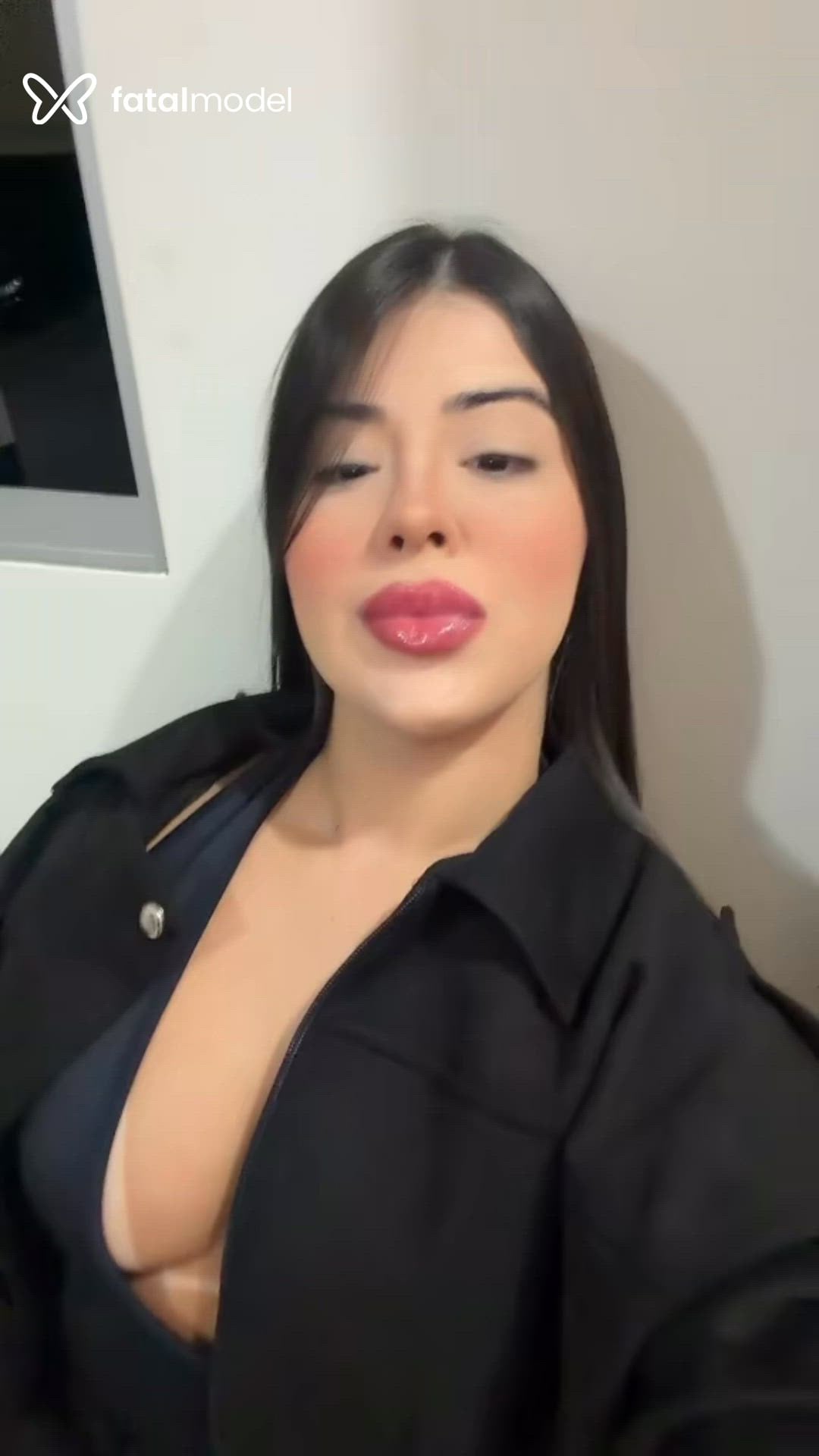 Acompanhante mulher morena (o) de olhos castanhos - Jade Sales