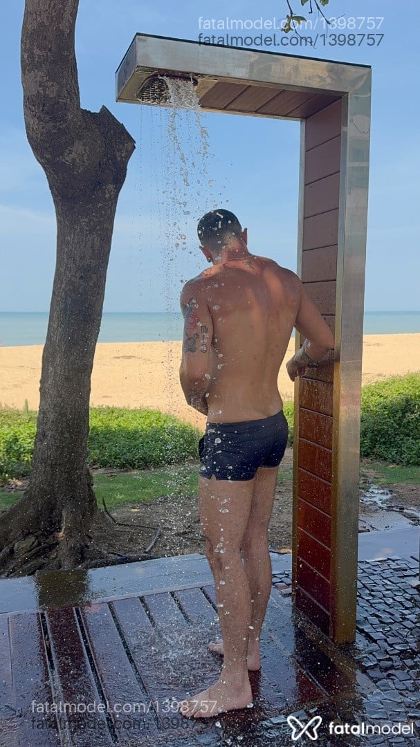 Acompanhante homem com cabelo castanho de olhos mel - Yuri