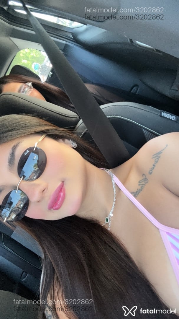 Acompanhante mulher morena (o) de olhos castanhos - Emilly