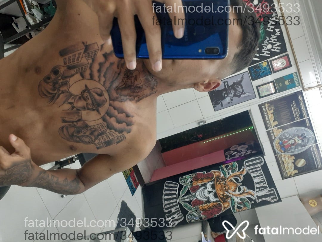 Acompanhante homem com cabelo castanho de olhos castanhos - Ribeiro