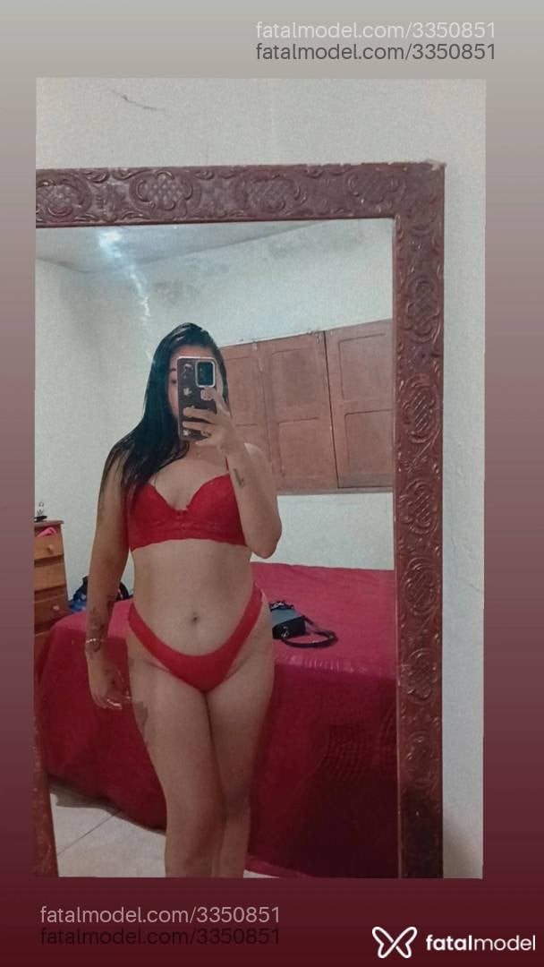 Acompanhante mulher morena (o) de olhos castanhos - Mia Mendes
