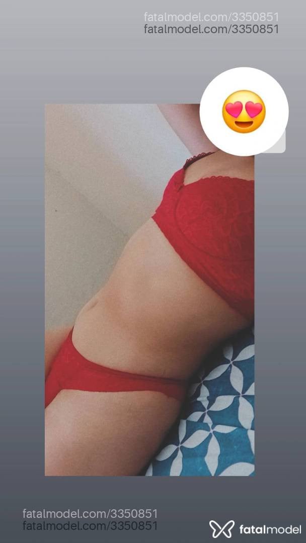 Acompanhante mulher morena (o) de olhos castanhos - Mia Mendes