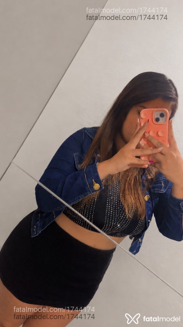 Acompanhante mulher ruiva (o) de olhos castanhos - Gabriele
