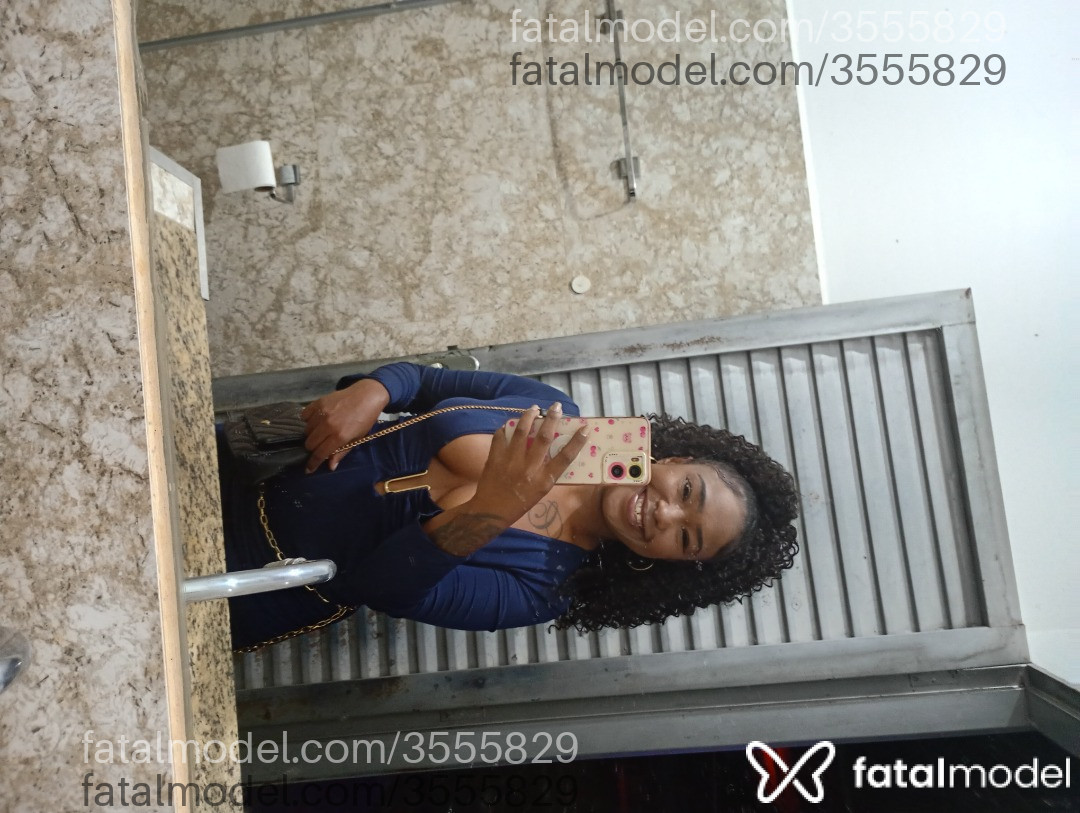 Acompanhante mulher morena (o) de olhos pretos - Priscila
