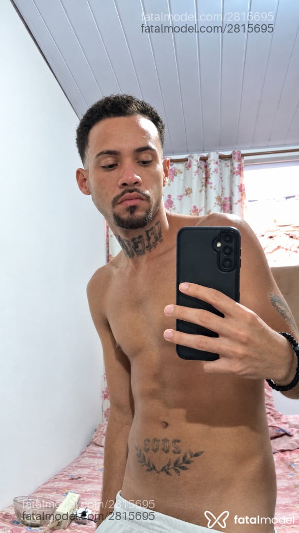 Acompanhante homem morena (o) de olhos castanhos - Teixeira