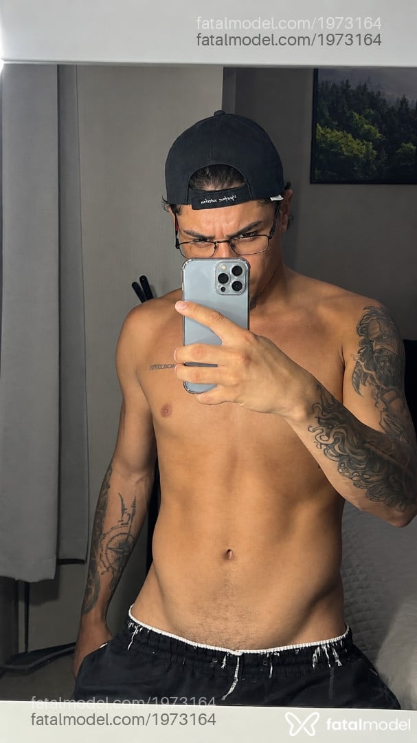 Acompanhante homem morena (o) de olhos castanhos - Lucas Brandão