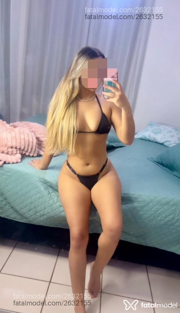 Acompanhante mulher loira (o) de olhos castanhos - Beatriz