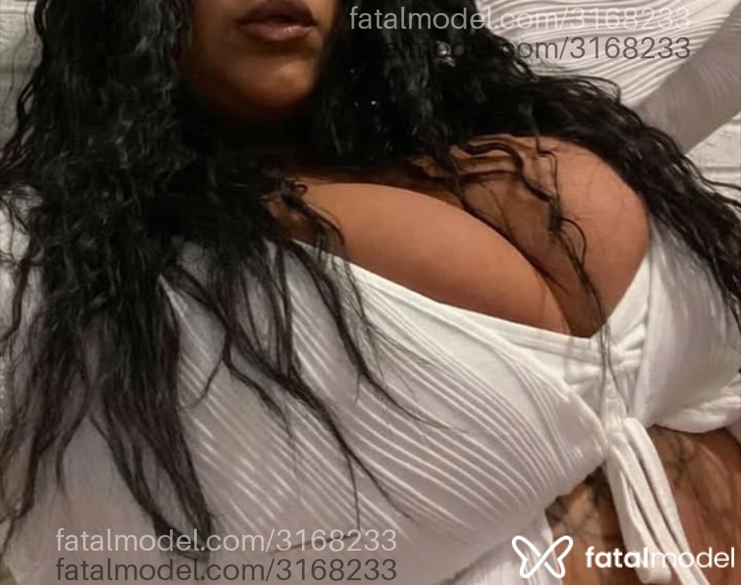 Acompanhante mulher com cabelo castanho de olhos pretos - Tifany