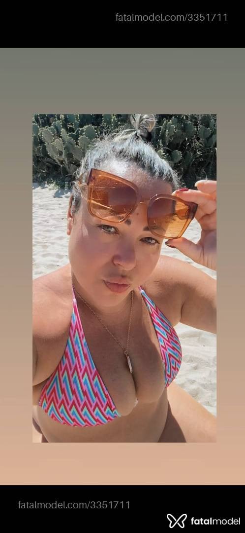 Acompanhante mulher loira (o) de olhos castanhos - Bruna
